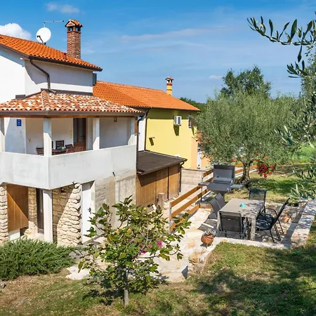 Retreat In Gornji Picudo * أوماغ