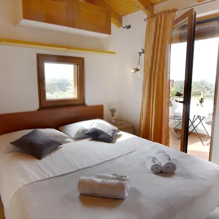 Retreat In Gornji Picudo شقة أوماغ